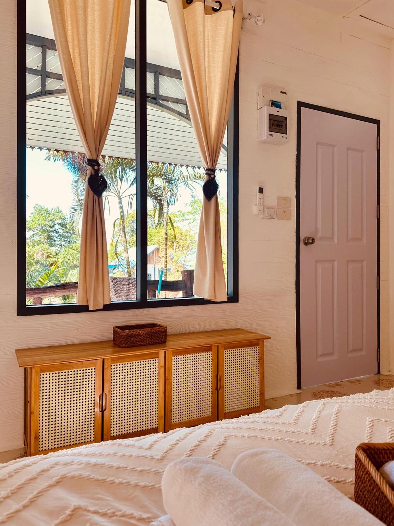 เกาะกูดการ์เดน Hotel Ban Lak Uan ภายนอก รูปภาพ